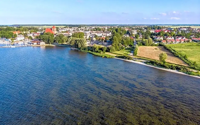 Seaview House with fireplace