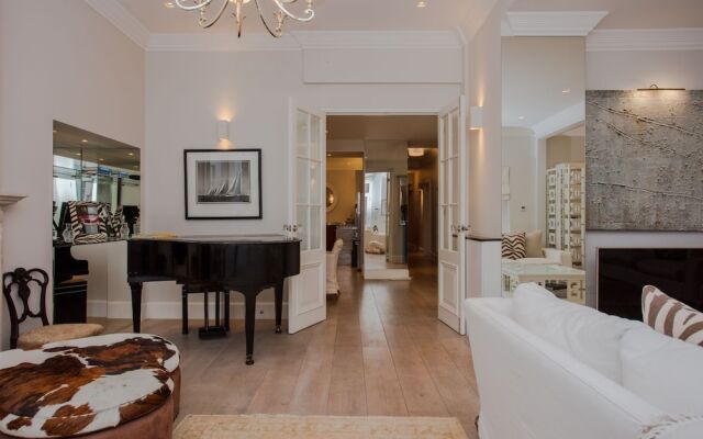 Exquisite Cadogan Square Knightsbridge Apartment