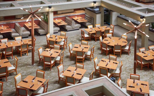 DoubleTree by Hilton Fresno Convention Center