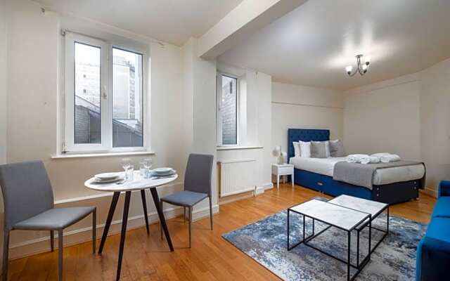 Apartment 4 by CAPITAL