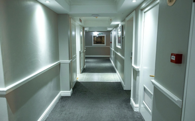Bantry Bay Suite Hotel