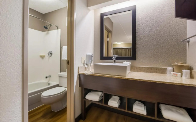 Red Roof Inn PLUS+ Nashville Airport