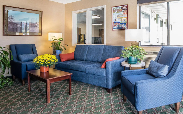 Yellowstone River Inn & Suites