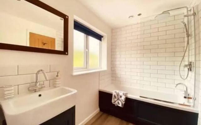 Mousehole Two-bed Bungalow With Parking