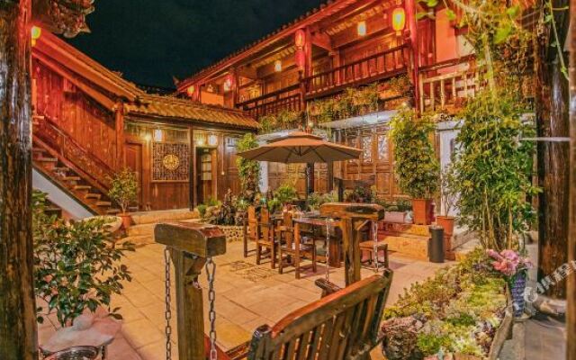 The Lijiang Ayan Inn Shangpeng Court