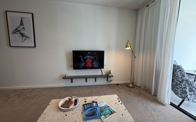 Coastal Luxe at Magnoli Palm Beach – Guest Rooms – Gold Coast