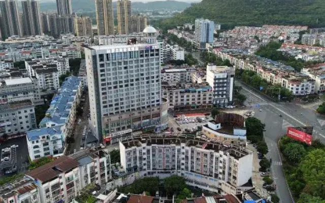 Rolls Qingyue Hotel (Liuzhou Luzhai Cultural Plaza)
