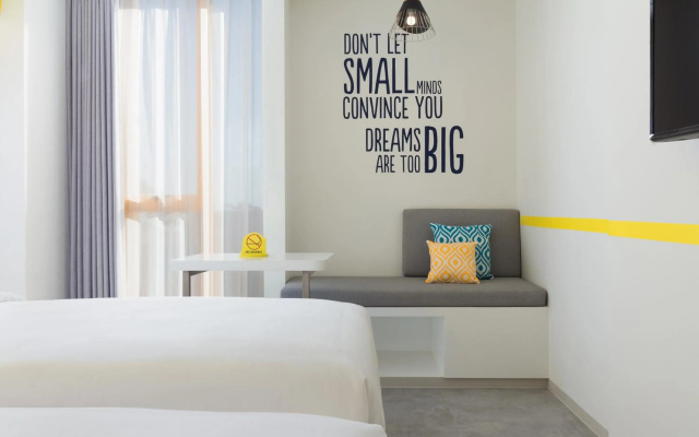 YELLO Hotel Kuta Beachwalk Bali