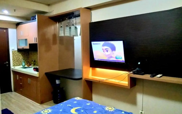 The Suites Metro Apartment by Desta Farispro