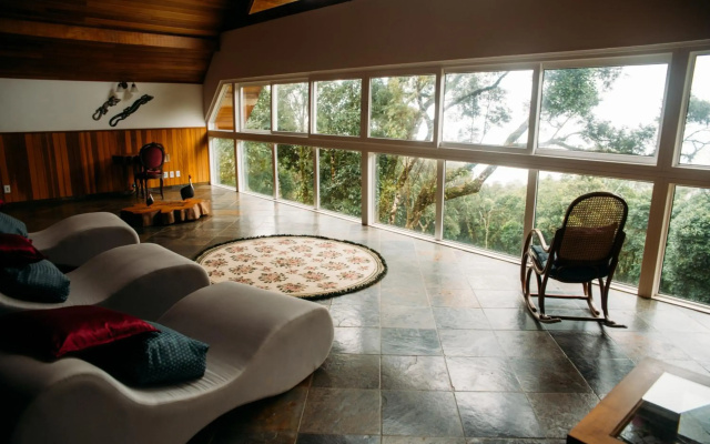 La Réserve Suites
