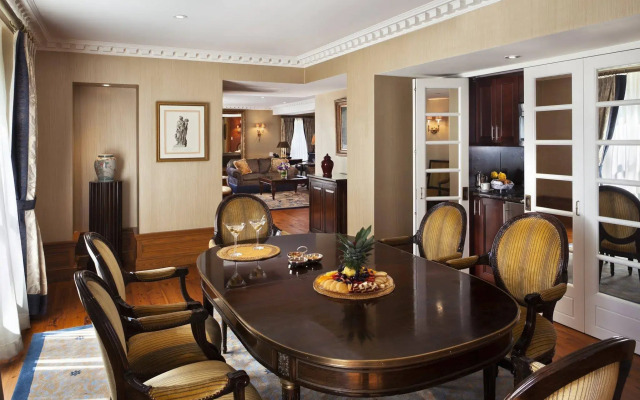 Hotel Plaza Athenee