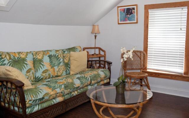 Seaport Inn