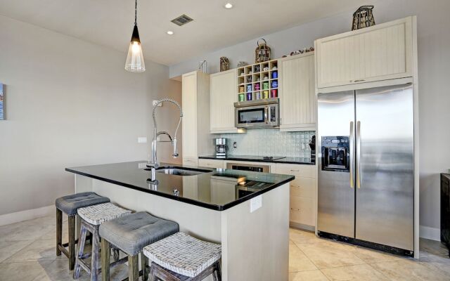 Diamond Beach 701 - Queen of Diamonds