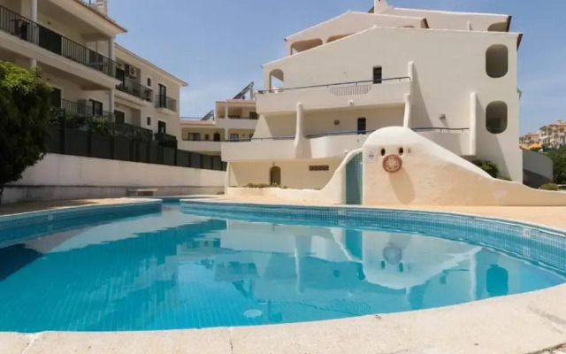 Stunning Olhos do Mar Apt, Albufeira