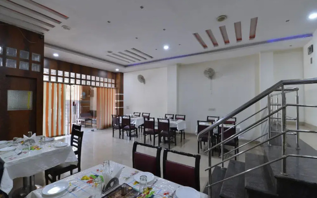 Hotel A R Ganpati Plaza By OYO Rooms