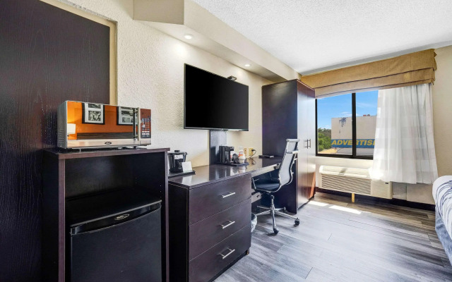 Sleep Inn Leesburg Chain of Lakes