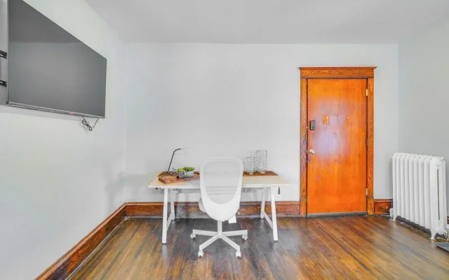 Cozy Minneapolis Apartment, 1 Mi to Downtown!