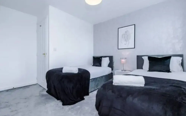 Lovely three bed home Manchester