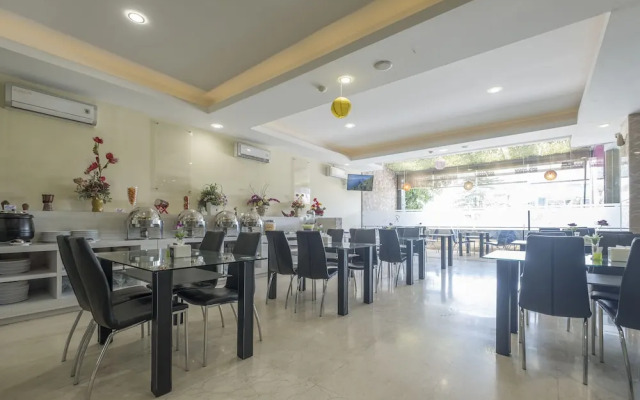 Capital O 454 Raising Hotel