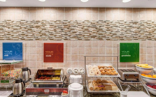 Comfort Inn and Suites Plano East