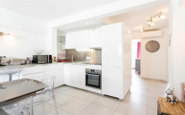 Cannes premium 3 BR 2 bath fully renovated heart of town by Olam Properties