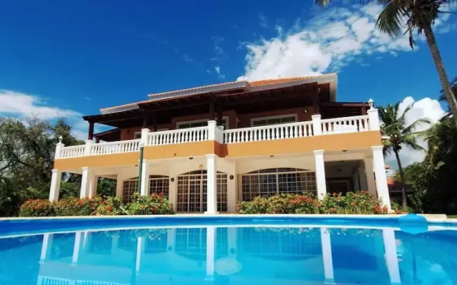 9th Hole Villa