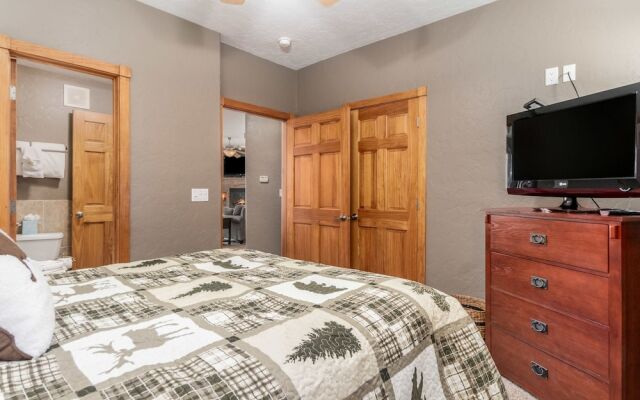 Mount Cirrus 10b 2 Bedroom Condo by RedAwning