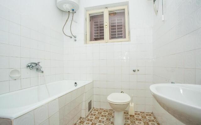 Apartments Nuic 748