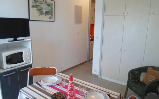 Appartement Balaruc-les-Bains, 1 pièce, 2 personnes - FR-1-503-86