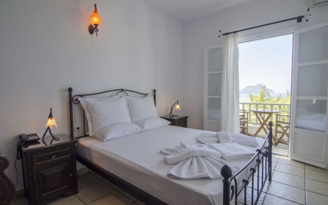Yperia Hotel
