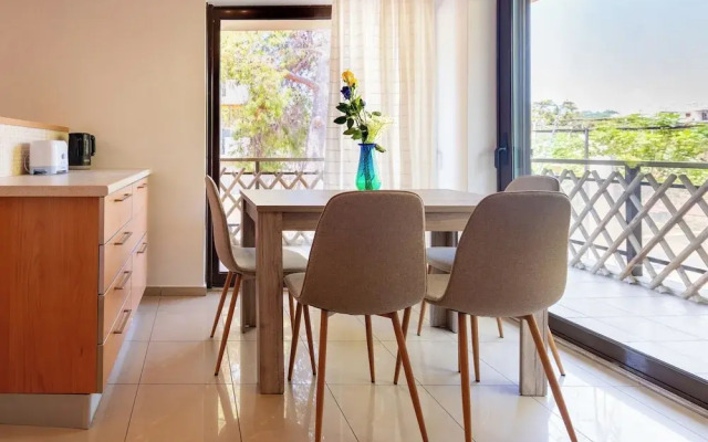 Phaedrus Living Moschato City Flat