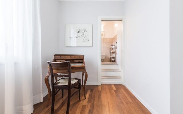 Central Comfy Apartment