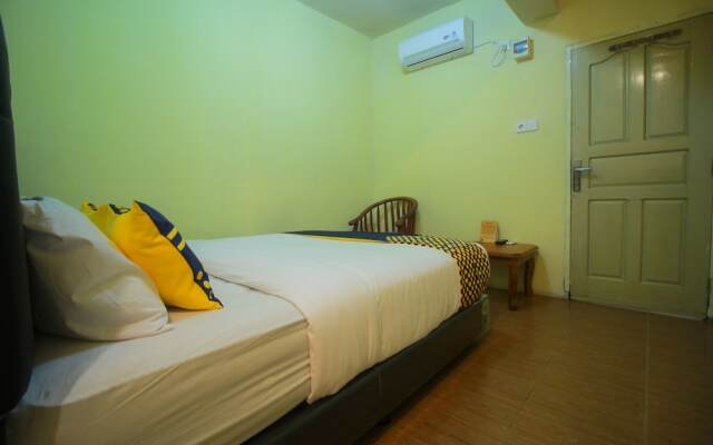 SPOT ON 2305 Andys Nur Penginapan