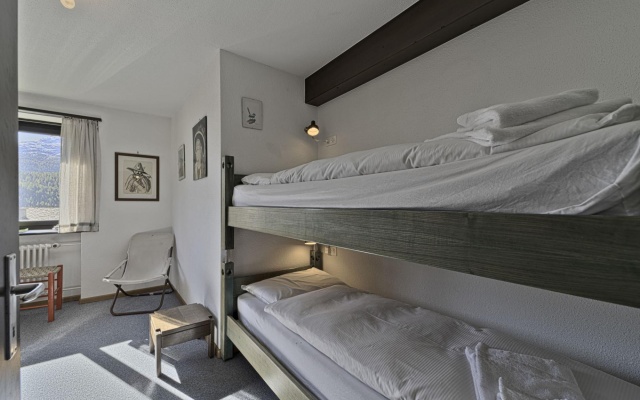 Chesa Gordona 1 - Attic - Celerina-Chesa Gordona 1 - Attic - Celerina – Guest Rooms – Celerina-Schlarigna