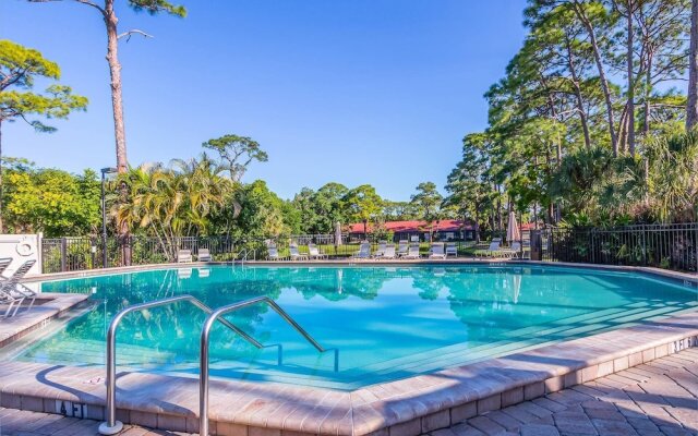 Yellow Pine Duplex Close to Pool & Tennis