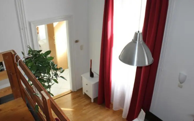 Opera Classical Comfort Apartment