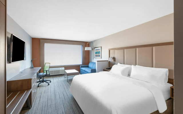 Holiday Inn Express & Suites Phoenix - Airport North by IHG