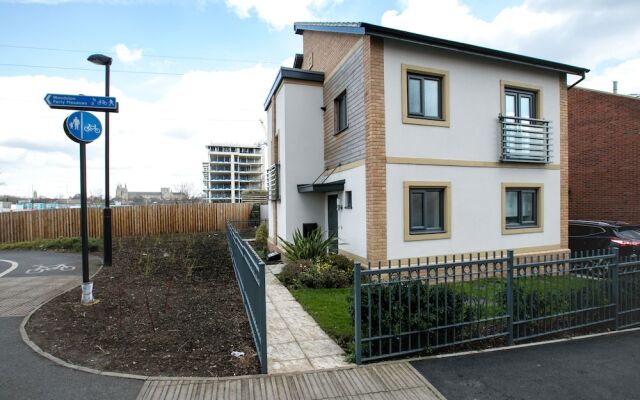 KVM - Quayside House