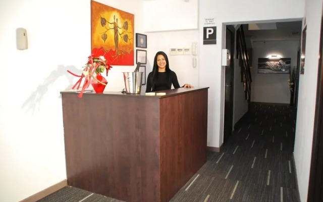 La Casita Amarilla