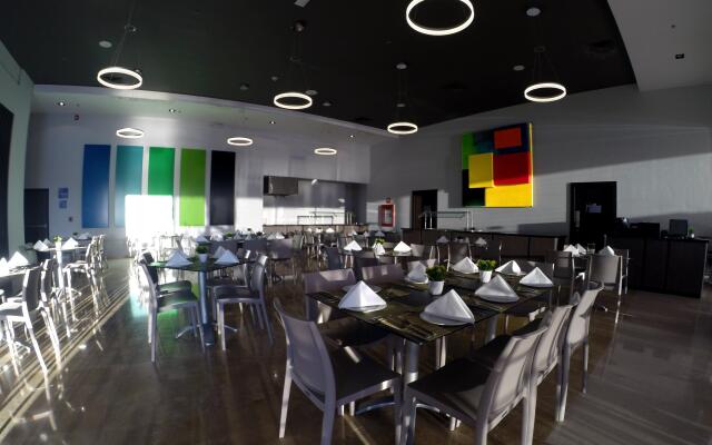Holiday Inn Resort Mazatlan by IHG
