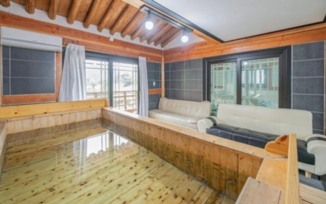Gyeongju Palace Pool Villa Pension