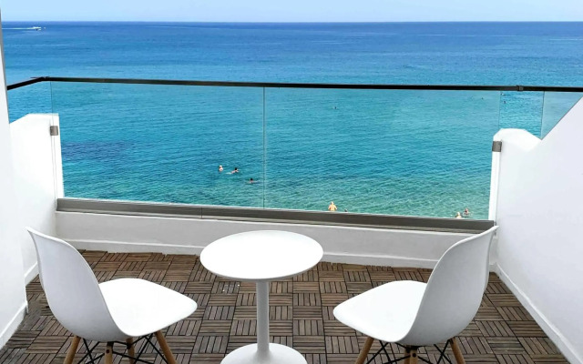 Azure Mare Hotel