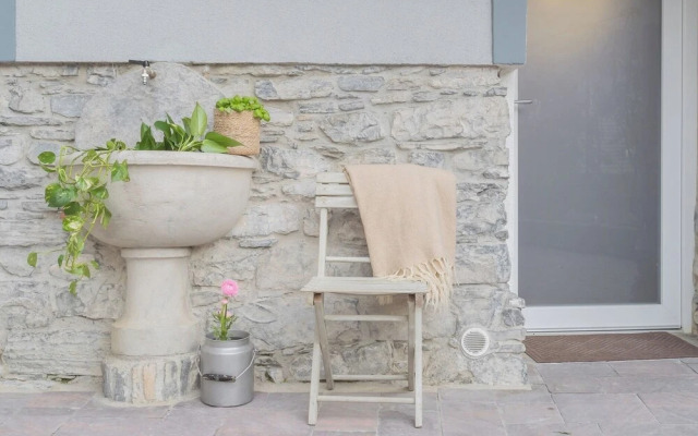 Pozzo Vertical Apartment With Garden and Parking by Rent all Como