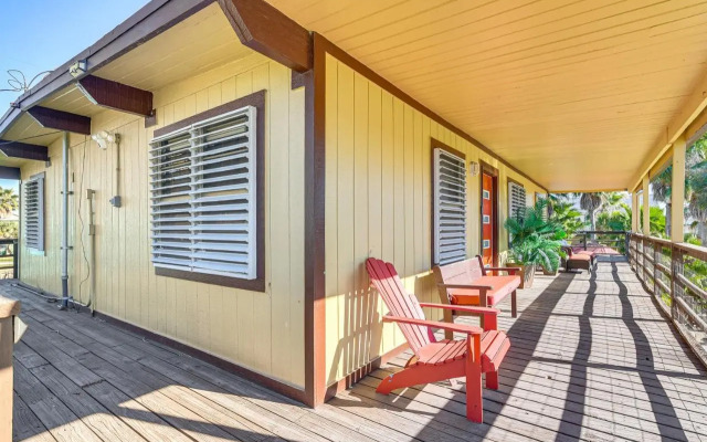 Private Pool, Deck & Patio: Galveston Oasis!