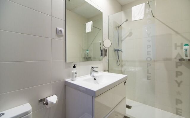 Happy People Sagrada Familia