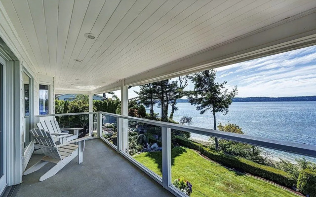 Sea Mist Waterfront Inn