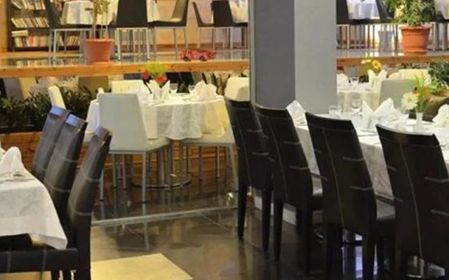 May Park Hotel