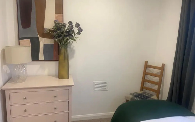 Sleeps7-parking-garden-patio