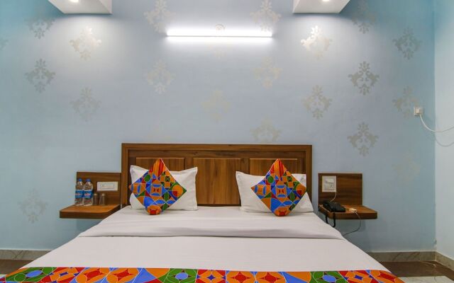 Fabhotel Hari Residency
