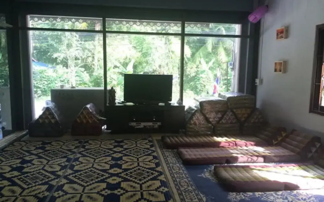 Domingo Hostel Phangan